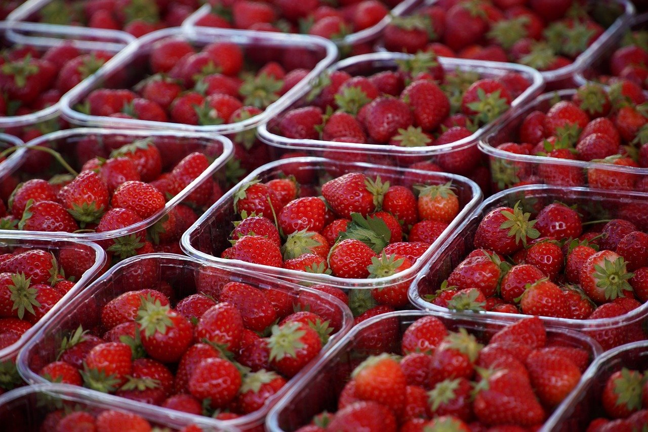 strawberries, market, food